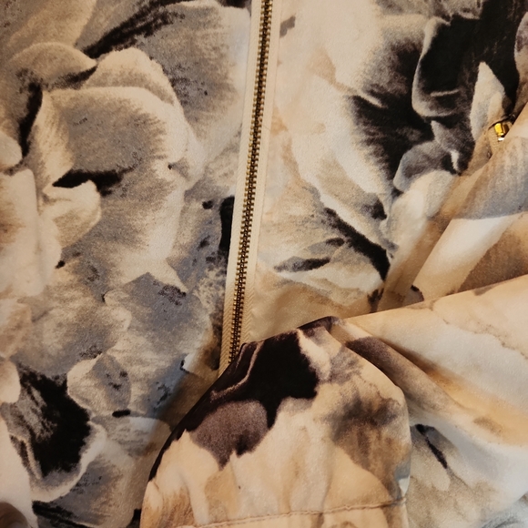 Calvin Klein wind breaker,  stand up collar, long sleeves, floral XS - Picture 5 of 8